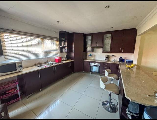3 BEDROOM HOUSE FOR SALE IN MONDEOR